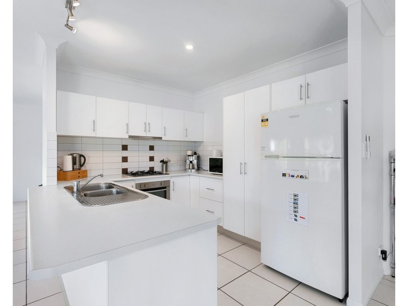 2 Calvert Close, Bentley Park QLD 4869