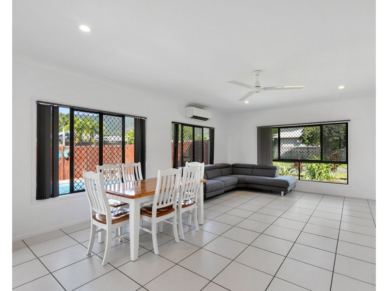 2 Calvert Close, Bentley Park QLD 4869