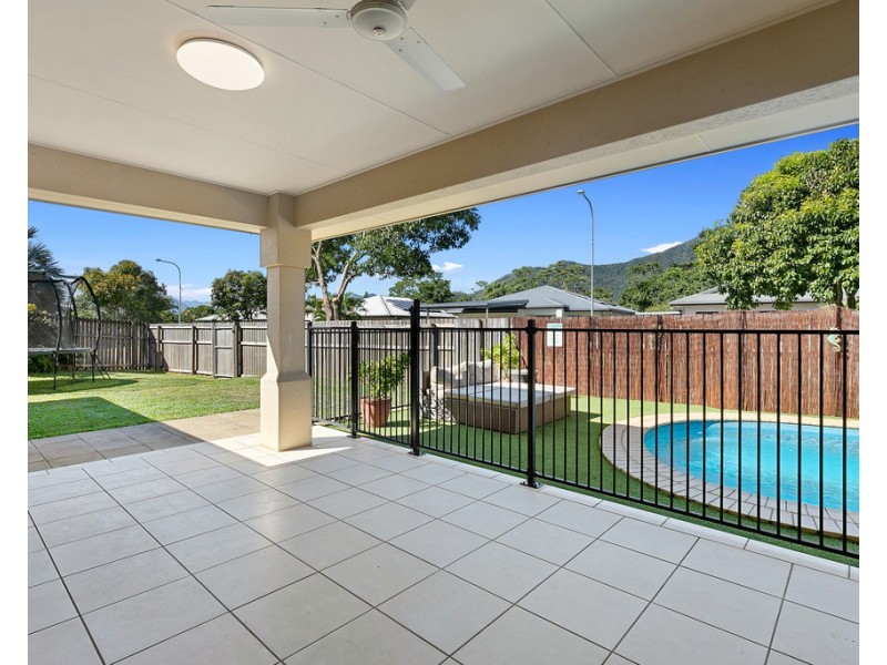 2 Calvert Close, Bentley Park QLD 4869
