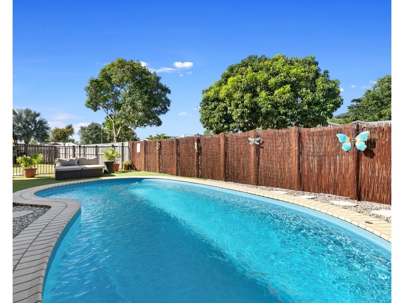 2 Calvert Close, Bentley Park QLD 4869