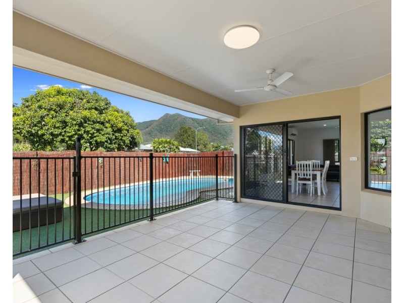 2 Calvert Close, Bentley Park QLD 4869