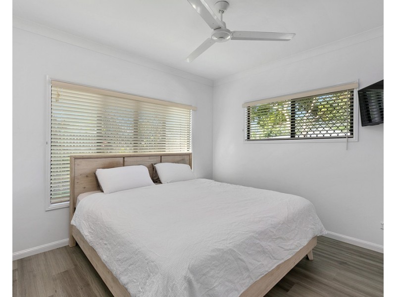 2 Calvert Close, Bentley Park QLD 4869
