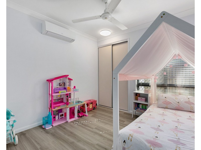 2 Calvert Close, Bentley Park QLD 4869