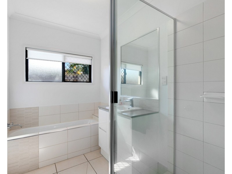 2 Calvert Close, Bentley Park QLD 4869