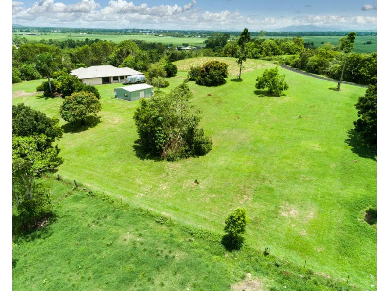 14 Pandanus Road, Sundown QLD 4860