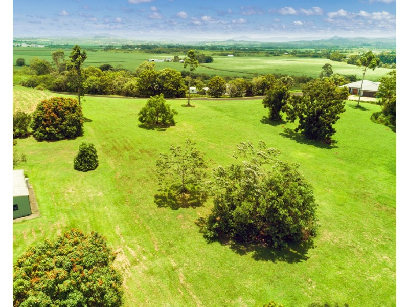 14 Pandanus Road, Sundown QLD 4860