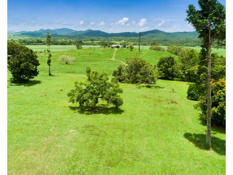 14 Pandanus Road, Sundown QLD 4860