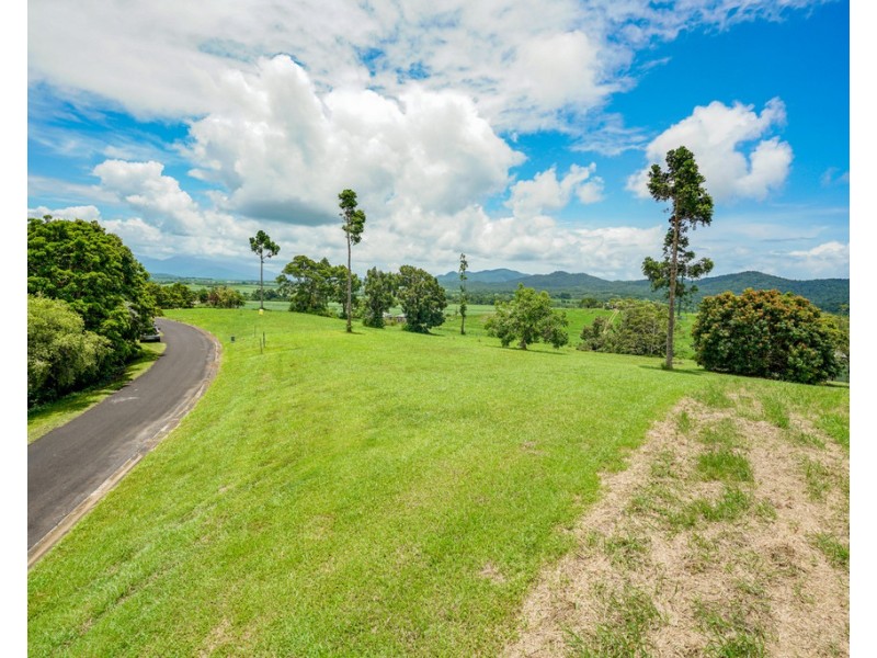 14 Pandanus Road, Sundown QLD 4860