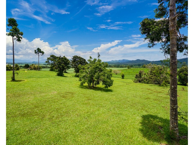 14 Pandanus Road, Sundown QLD 4860