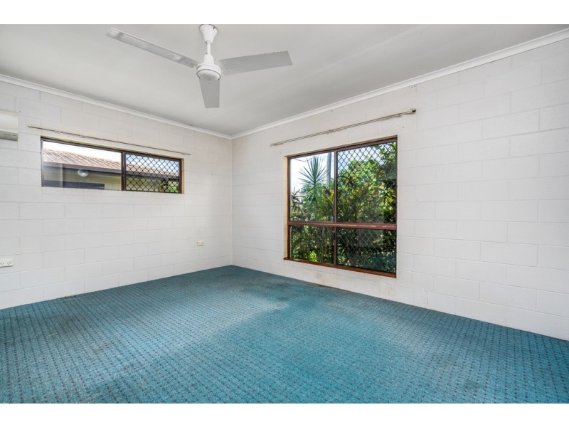 18 Rigg Street, Woree QLD 4868