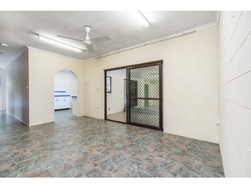 18 Rigg Street, Woree QLD 4868