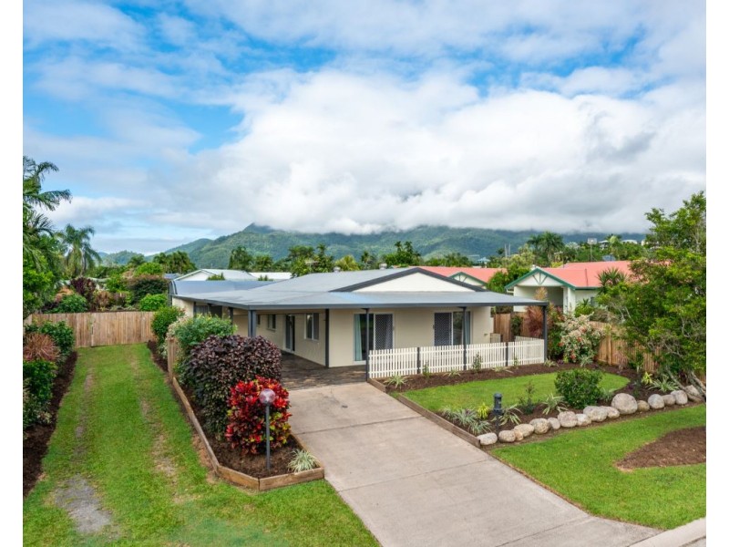 19 Kangaroo Street, Bentley Park QLD 4869