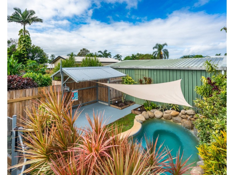 19 Kangaroo Street, Bentley Park QLD 4869