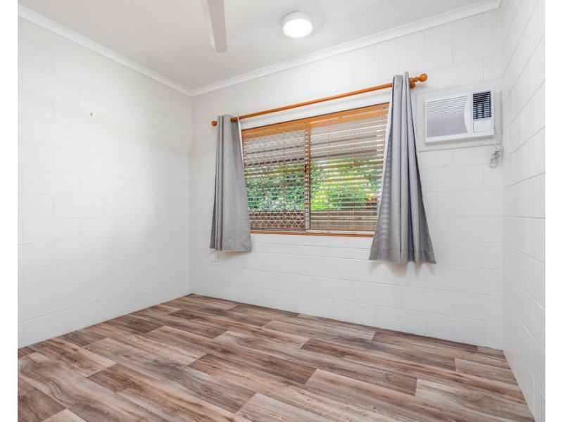 19 Kangaroo Street, Bentley Park QLD 4869