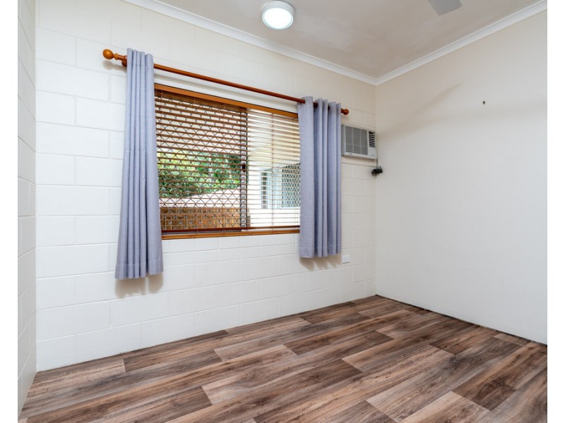19 Kangaroo Street, Bentley Park QLD 4869