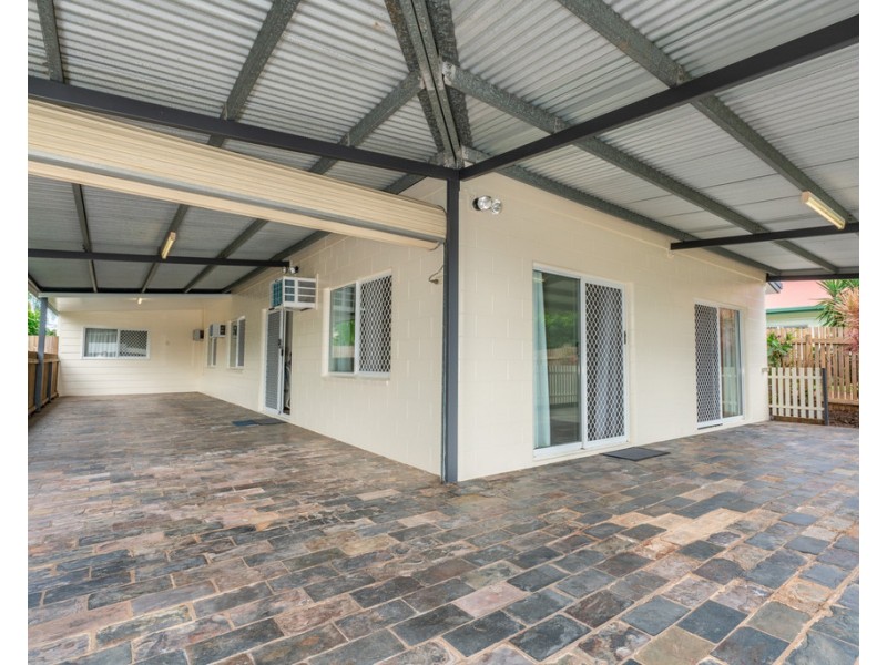 19 Kangaroo Street, Bentley Park QLD 4869