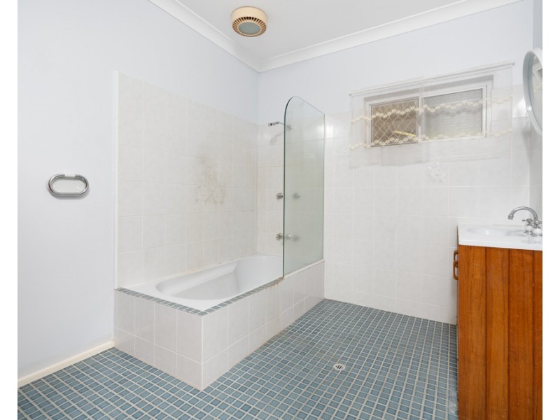 5-7 Mcmahon Drive, Fishery Falls QLD 4871
