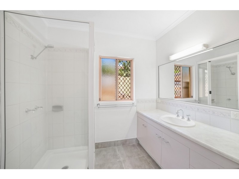 2 Guthrie Close, Bentley Park QLD 4869