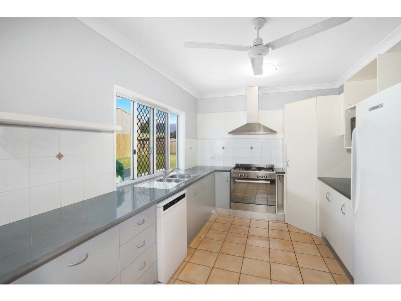 12 Osborn Cres, Edmonton QLD 4869