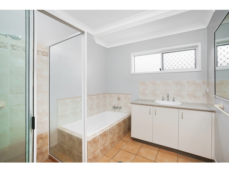 12 Osborn Cres, Edmonton QLD 4869