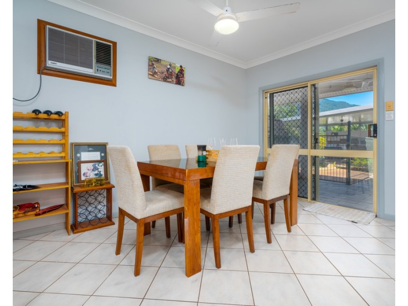 287 Robert Road, Bentley Park QLD 4869