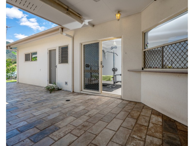 287 Robert Road, Bentley Park QLD 4869