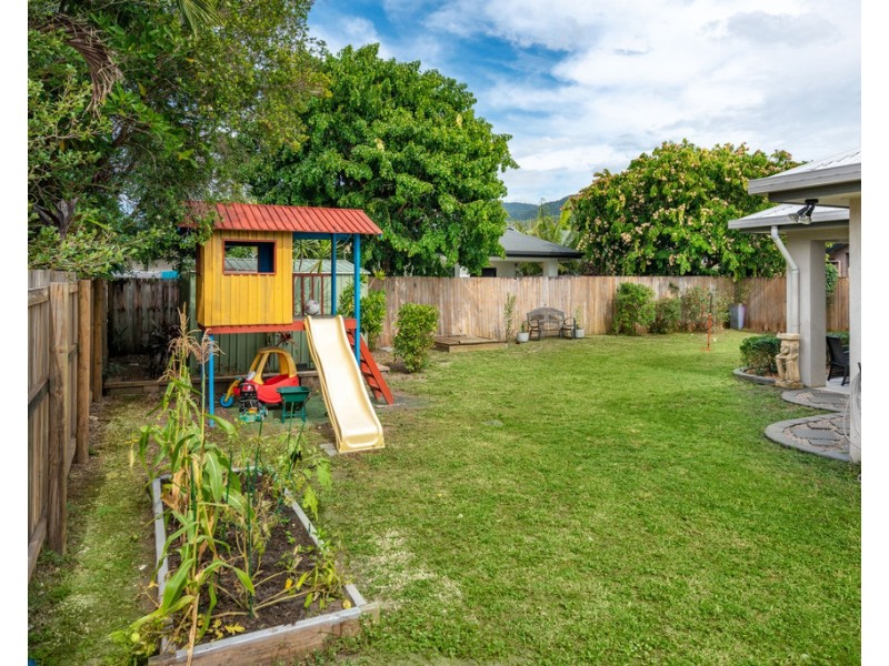 8 Hulbert Street, Trinity Park QLD 4879