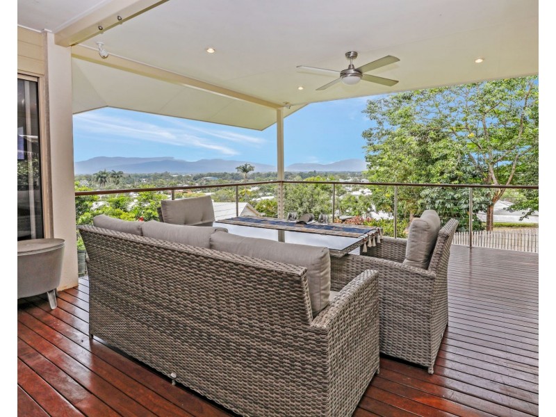 28 Guthrie Close, Bentley Park QLD 4869