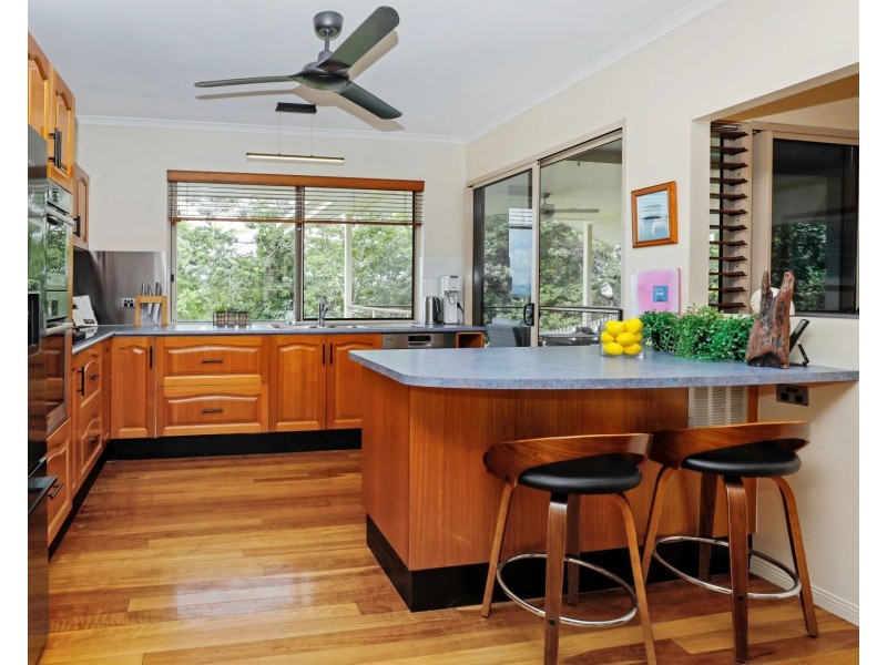 28 Guthrie Close, Bentley Park QLD 4869