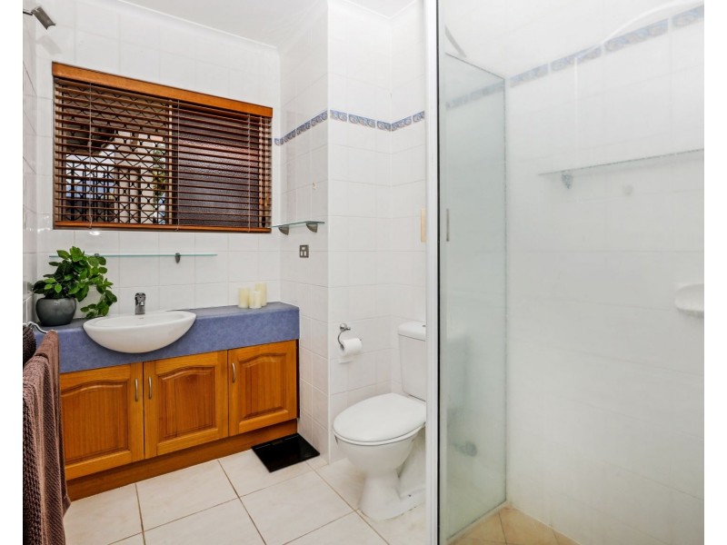 28 Guthrie Close, Bentley Park QLD 4869