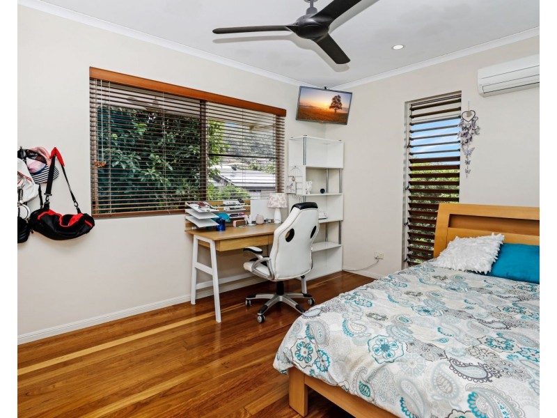 28 Guthrie Close, Bentley Park QLD 4869