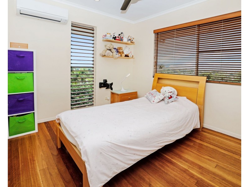28 Guthrie Close, Bentley Park QLD 4869