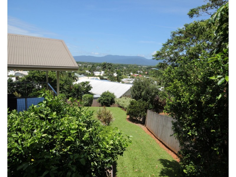 28 Guthrie Close, Bentley Park QLD 4869