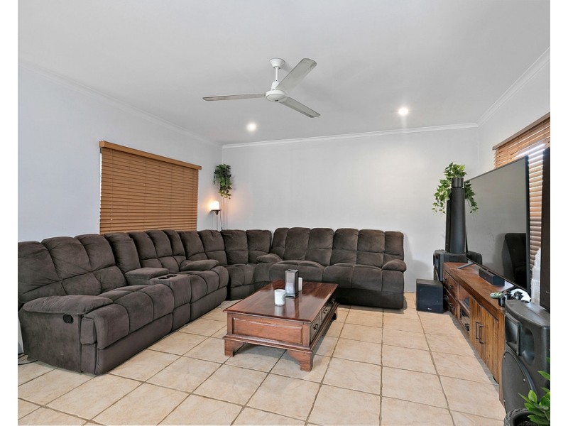 123 Robert Road, Bentley Park QLD 4869