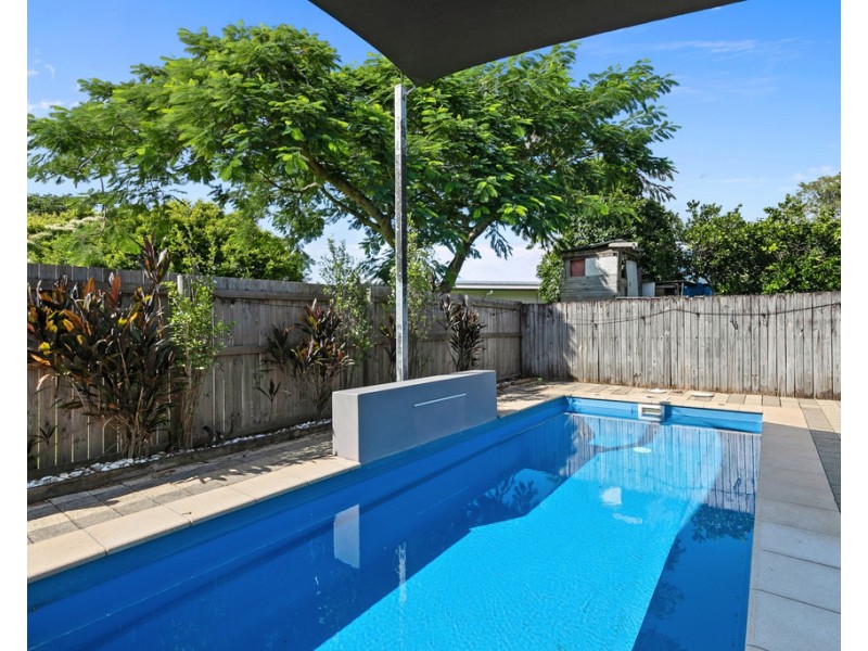 123 Robert Road, Bentley Park QLD 4869