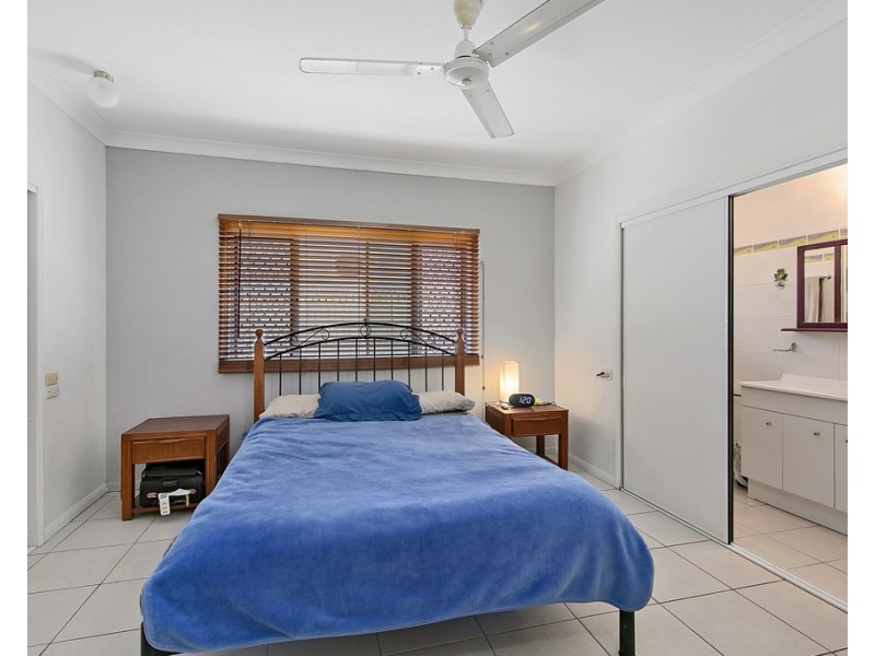 6 Banool Close, White Rock QLD 4868