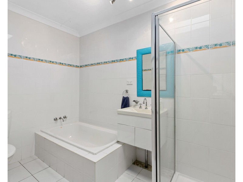 6 Banool Close, White Rock QLD 4868