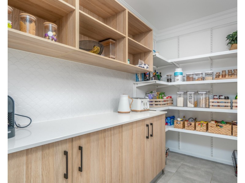 4 Barcoo Close, Bentley Park QLD 4869