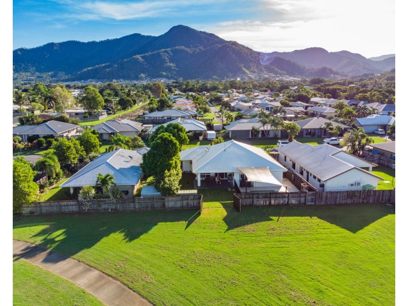 8 Goldberg Close, White Rock QLD 4868