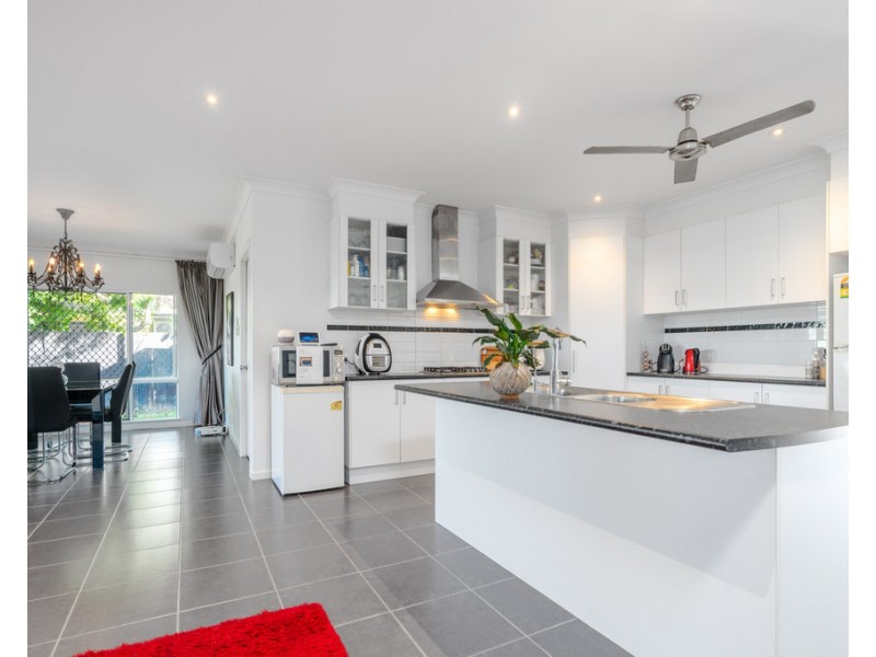 8 Goldberg Close, White Rock QLD 4868