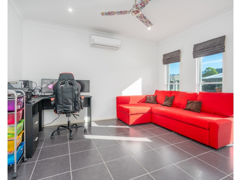 8 Goldberg Close, White Rock QLD 4868