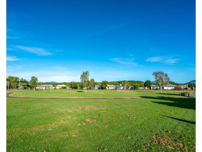 8 Goldberg Close, White Rock QLD 4868