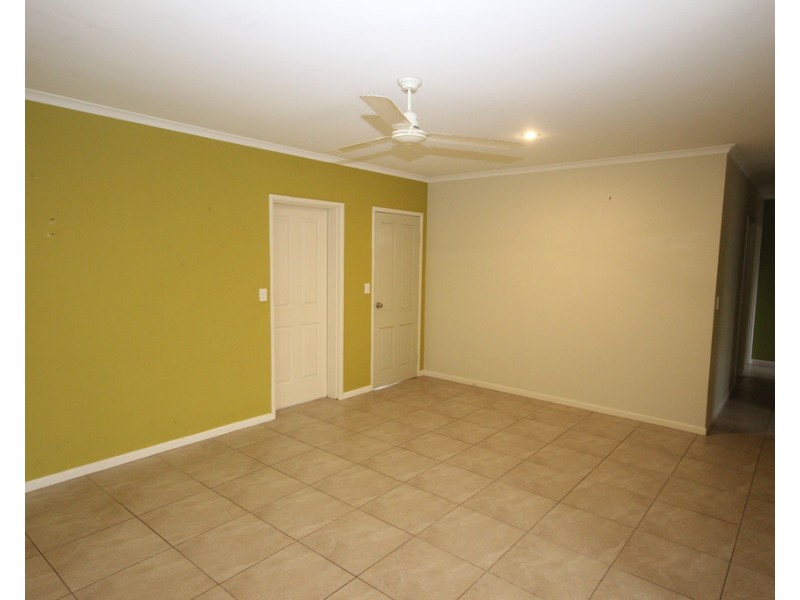 unit 2 3 Australis Close, Edmonton QLD 4869