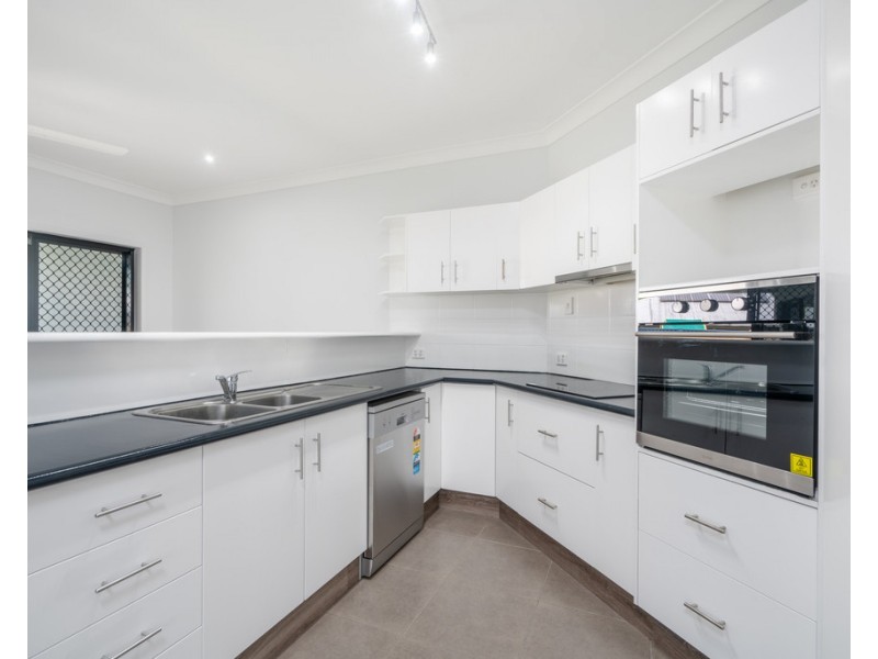 73 Walker Road, Bentley Park QLD 4869