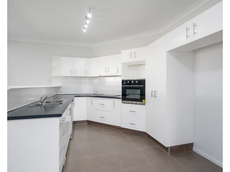 73 Walker Road, Bentley Park QLD 4869