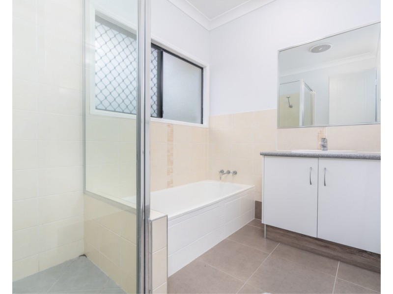 73 Walker Road, Bentley Park QLD 4869