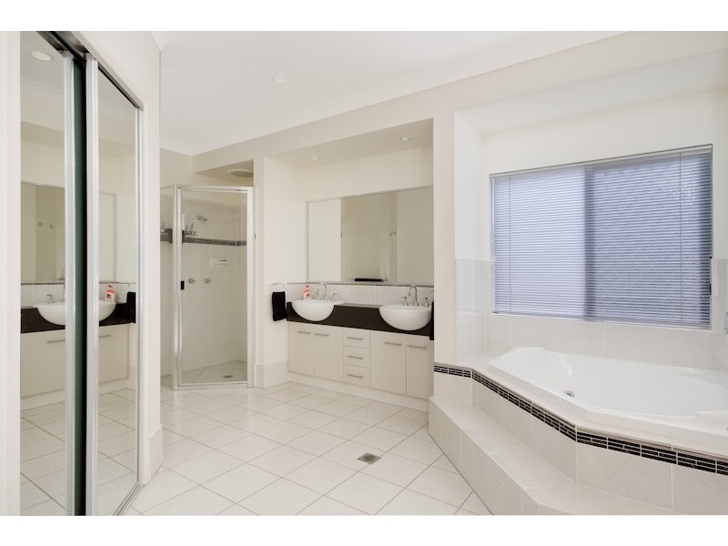 10 Charnley Avenue, Bentley Park QLD 4869