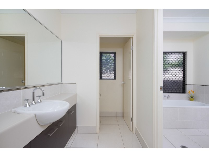 10 Charnley Avenue, Bentley Park QLD 4869