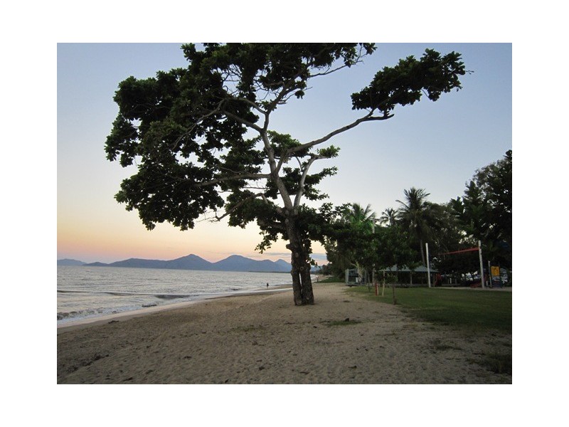 Holloways Beach QLD 4878