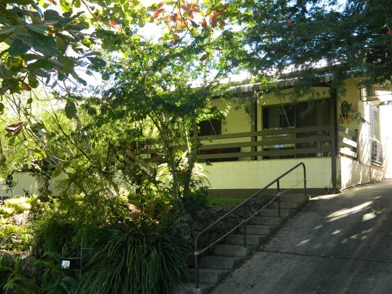 16 Beatrice Street, Mooroobool QLD 4870